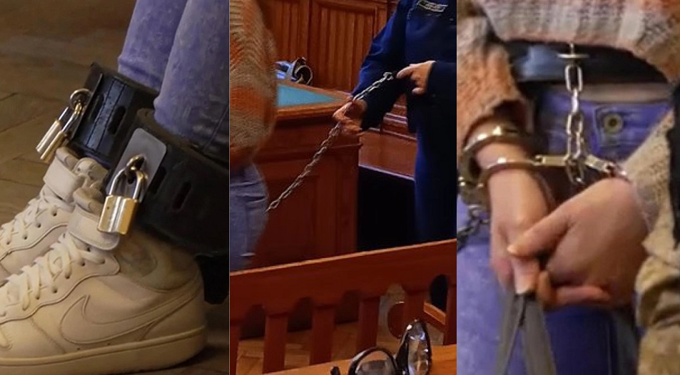 Ilaria Salis trascinata in catene